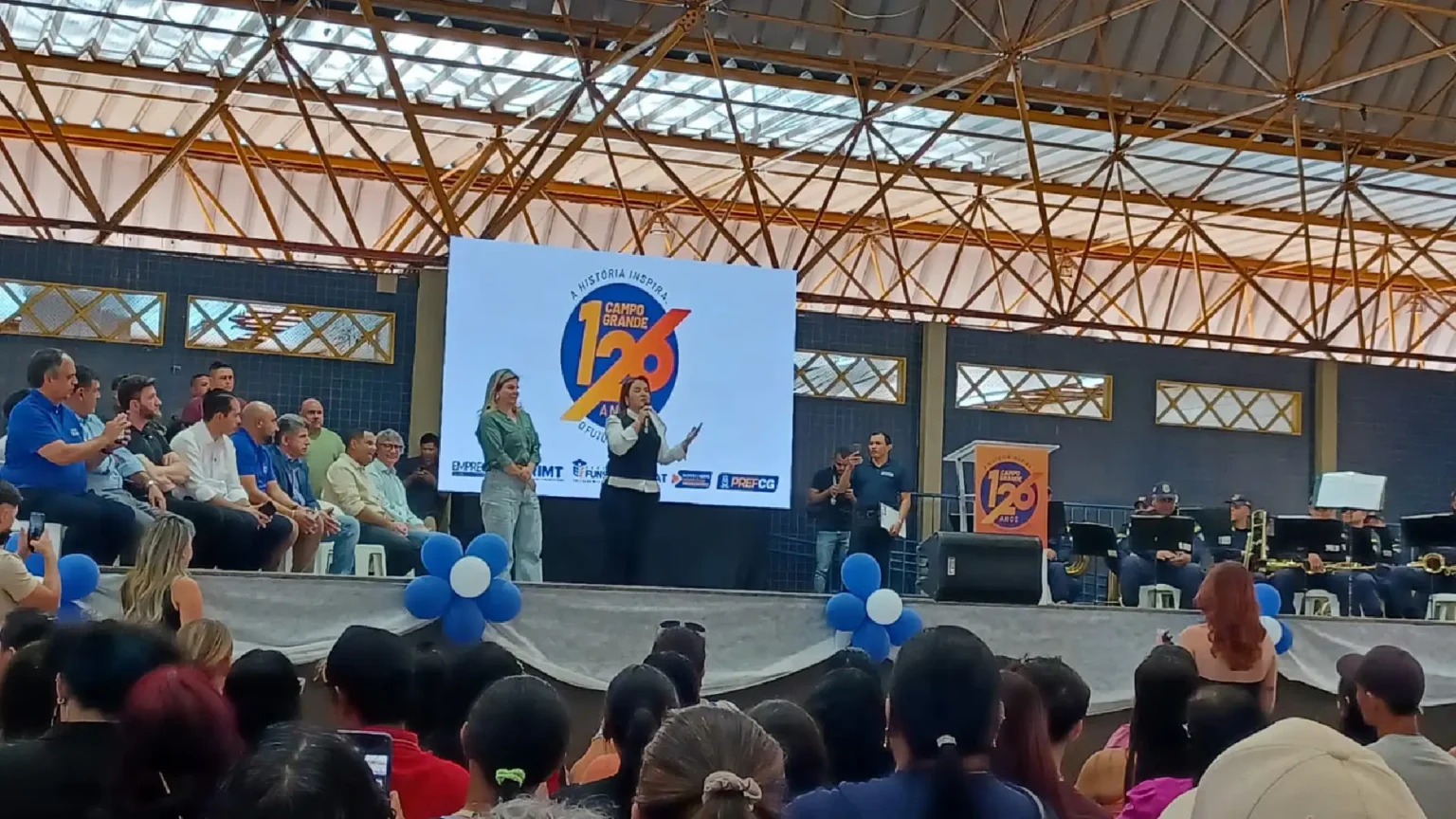 Adriane Lopes entrega 1.400 certificados do Primt e celebra inclusão social